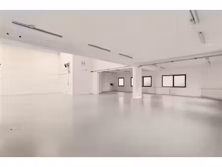 location local d'activités champs sur marne 448 m²
