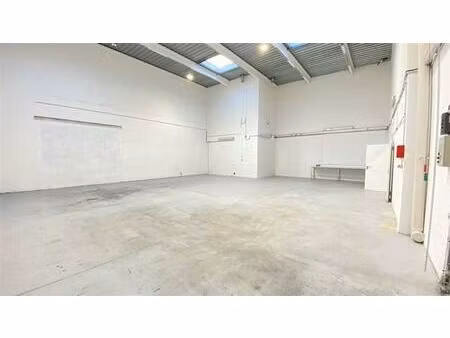 location local d'activités champs sur marne 518 m²