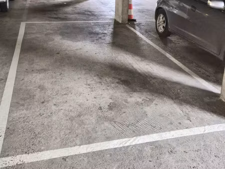 grand parking au 1er sous-sol