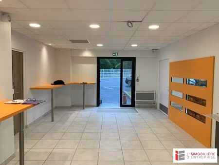 location bureau 97 m² à lanester (56600)