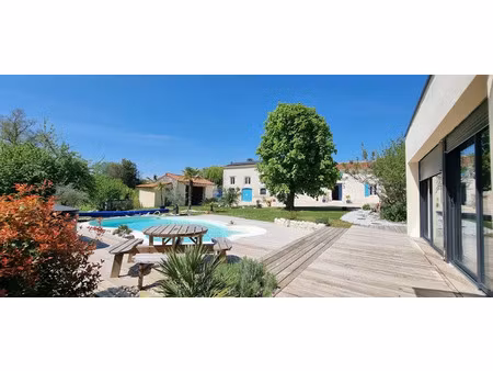 vente maison 12 pièces 450 m² à cierzac (17520)  820 800 €