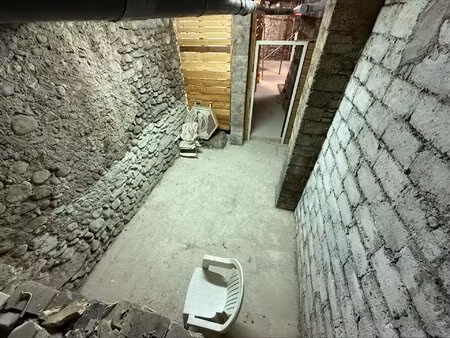 cave à louer au centre ville