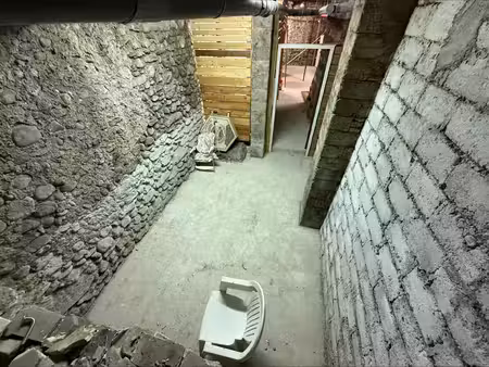 cave de 12 m² à louer à thonon-les-bains