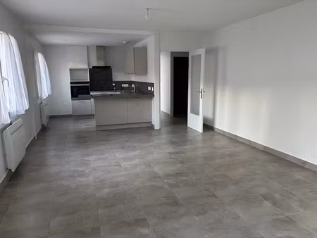 location appartement 3 pièces 74.95 m² à sainte colombe (69560)  880 €