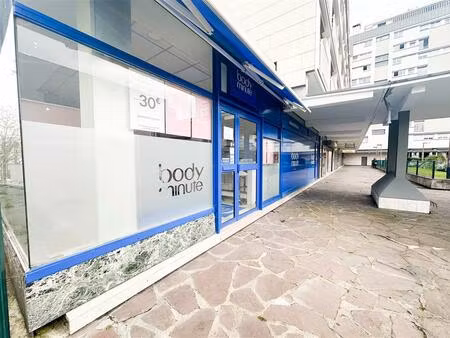 boutique à louer dans le centre ville de colombes