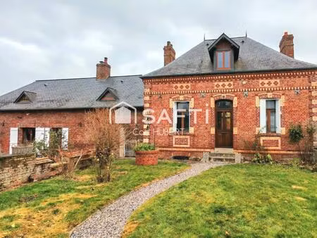 ancien corps de ferme avec une belle grange aménageable et des box