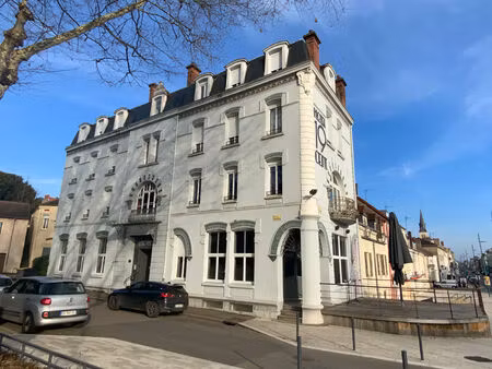 mur et fonds - hotel le creusot