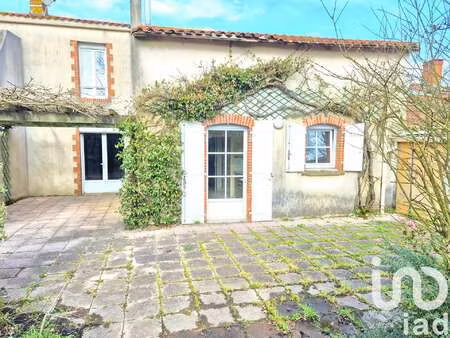vente maison à sainte-florence (85140) : à vendre / 140m² sainte-florence