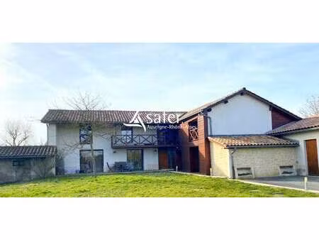 maison avec piscine et jardin pont-de-veyle (01)