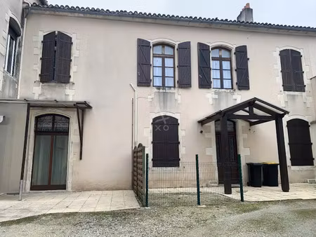 vente immeuble 296 m² à ruffec (16700)  300 000 €