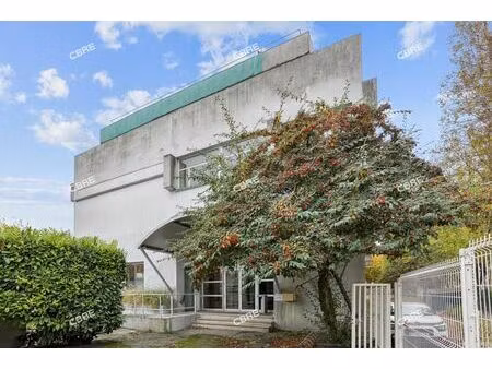 location bureau noisy le sec 693 m²