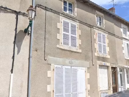 vente immeuble 5 pièces 125 m² à montmorillon (86500)  60 000 €