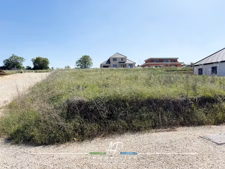 agréable terrain aux portes de dijon