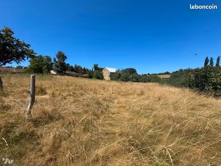 terrain 3759 m² abrest