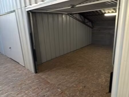 box proche neuville stockage garde meuble 15m2