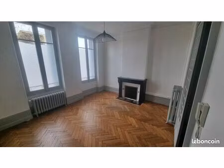 location bureau 50 m2