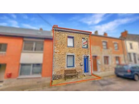 maison villageoise 3 ch  grenier aménageable  bon état 