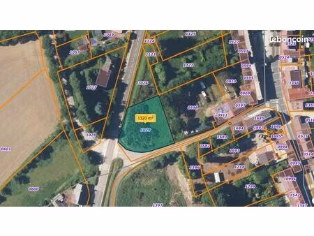 terrain constructible de 1300m² à brennilis