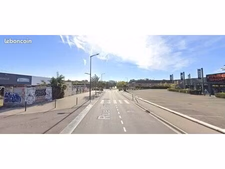 local commercial 850 m²