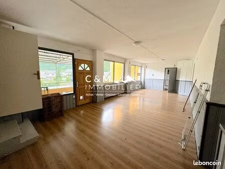 immeuble 10 pièces 300 m²