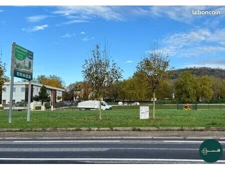 local 50 m² écrouves