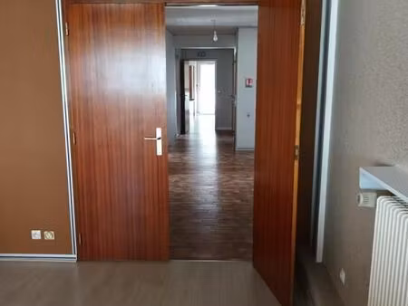 local bureaux 161 m²