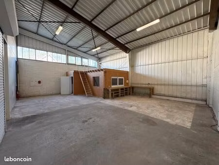 local d'activité 182 m²