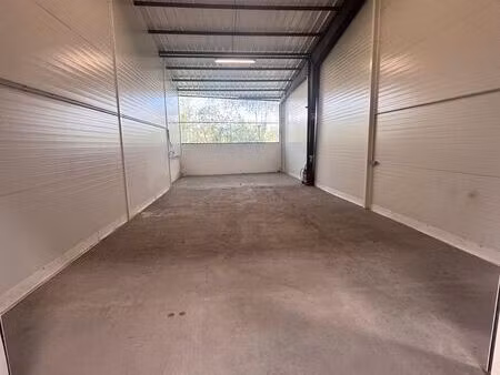 local d'activité 72 m²