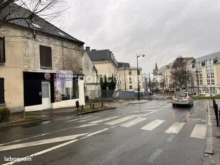 commerce habillement/textile 80 m²