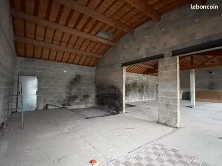 local commercial 125 m² langueux