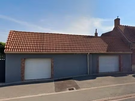 local 75 m² sur terrain de 500m² sur route principale