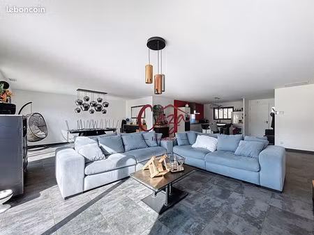 maison 5 pièces 130 m²