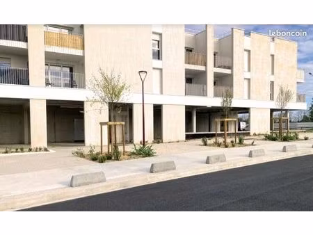 local commercial 109 m²