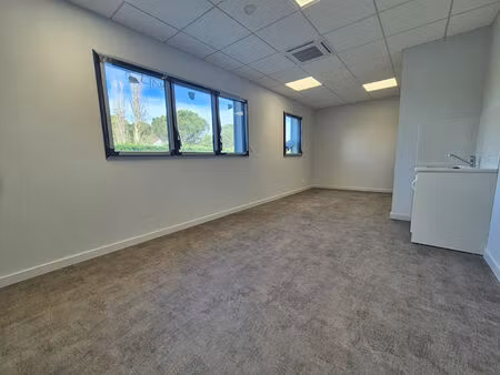 location bureaux 2 pièces  24.00m²  limoux