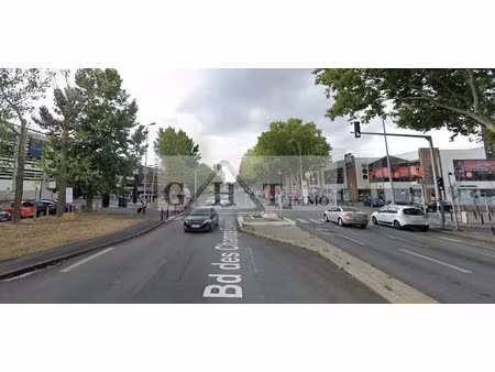 local commercial 690m2