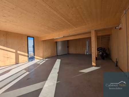 local commercial / artisanal de 150m2