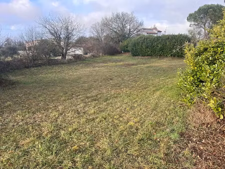 vente terrain 1251 m² à barjac (30430)  81 000 €