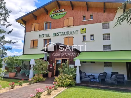 vente locaux professionnels 990 m² à beaucroissant (38140)  526 000 €