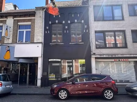 te huur: handelspand in het hart van beveren