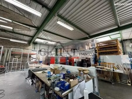 local industriel 373 m²