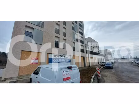 local commercial a louer