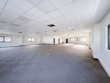 location bureau 1 pièces 150 m2 à bourgoin-jallieu