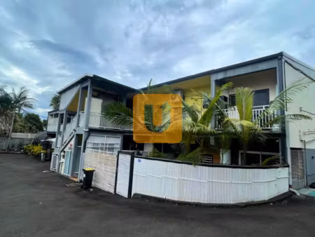 immeuble a vendre rentabilite brut 9% au tampon