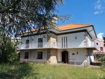 vente maison 7 pièces 199 m² à brassac-les-mines (63570)  180 000 €