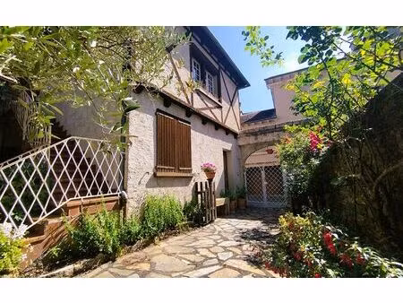 maison estaing m² t-10 à vendre  205 000 €