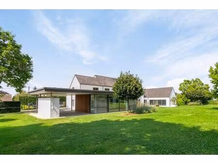 villa d'exception dans le domaine de waroux