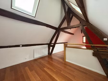 chartres hypercentre - studio de 16 m² en dernier étage