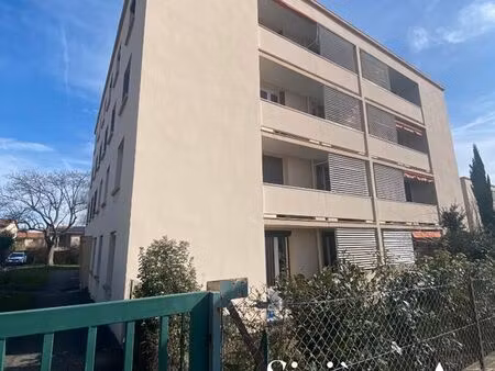 parking/box 1 pièce 12 m²