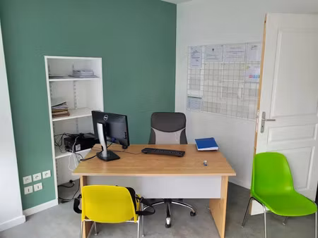 location locaux professionnels 3 pièces 37 m² à brassac-les-mines (63570)  320 €