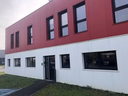 location bureau beychac et caillau 430 m²